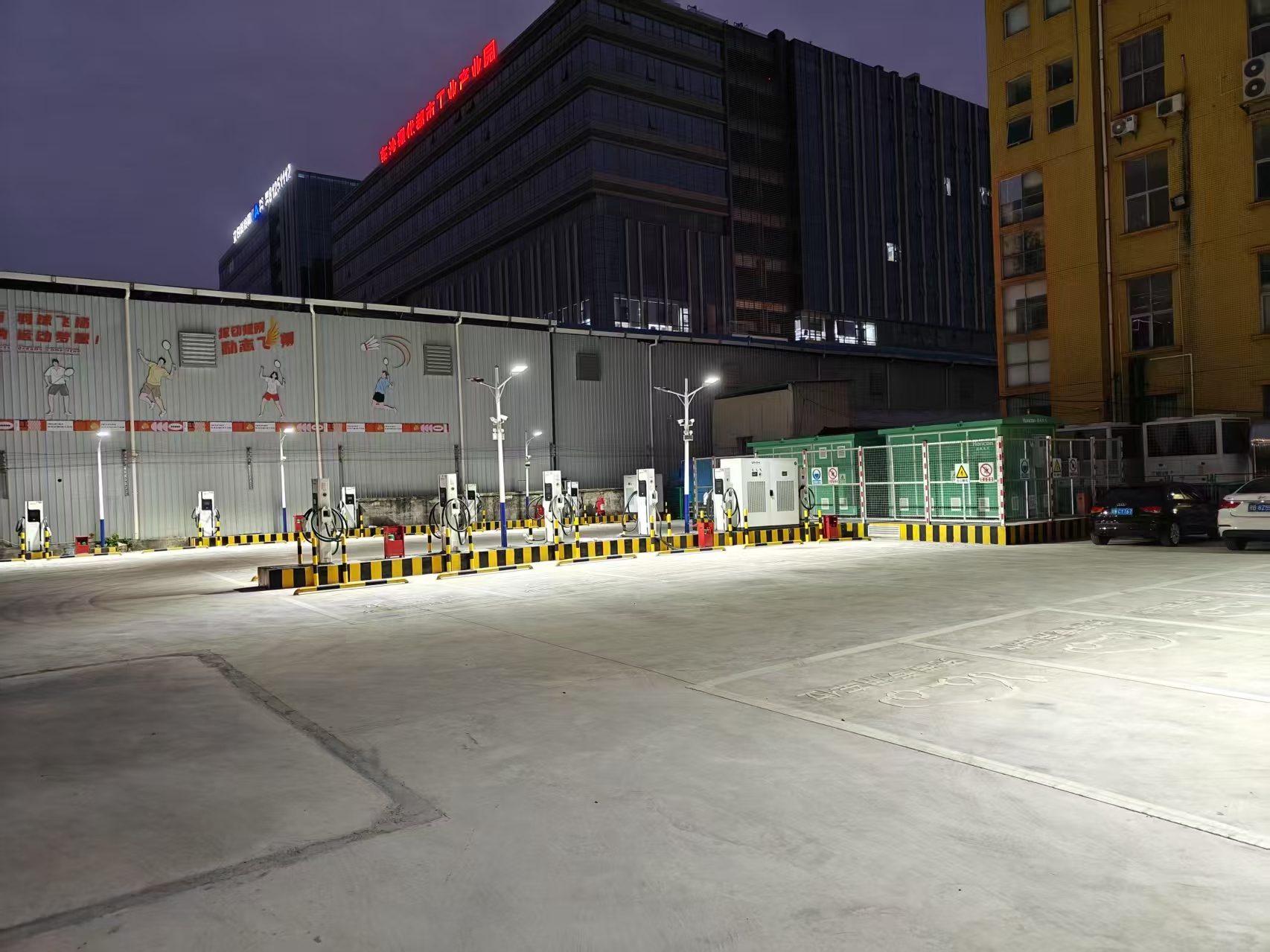 玉蘭路領(lǐng)卓超充站